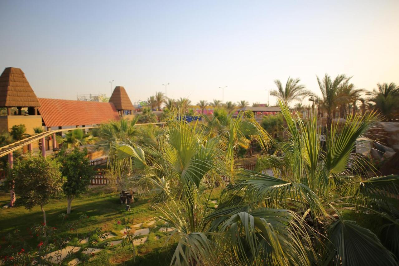 עיין סוחנה Swiss Inn Teda Hotel & Aqua Park מראה חיצוני תמונה