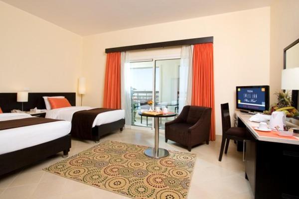 עיין סוחנה Swiss Inn Teda Hotel & Aqua Park מראה חיצוני תמונה