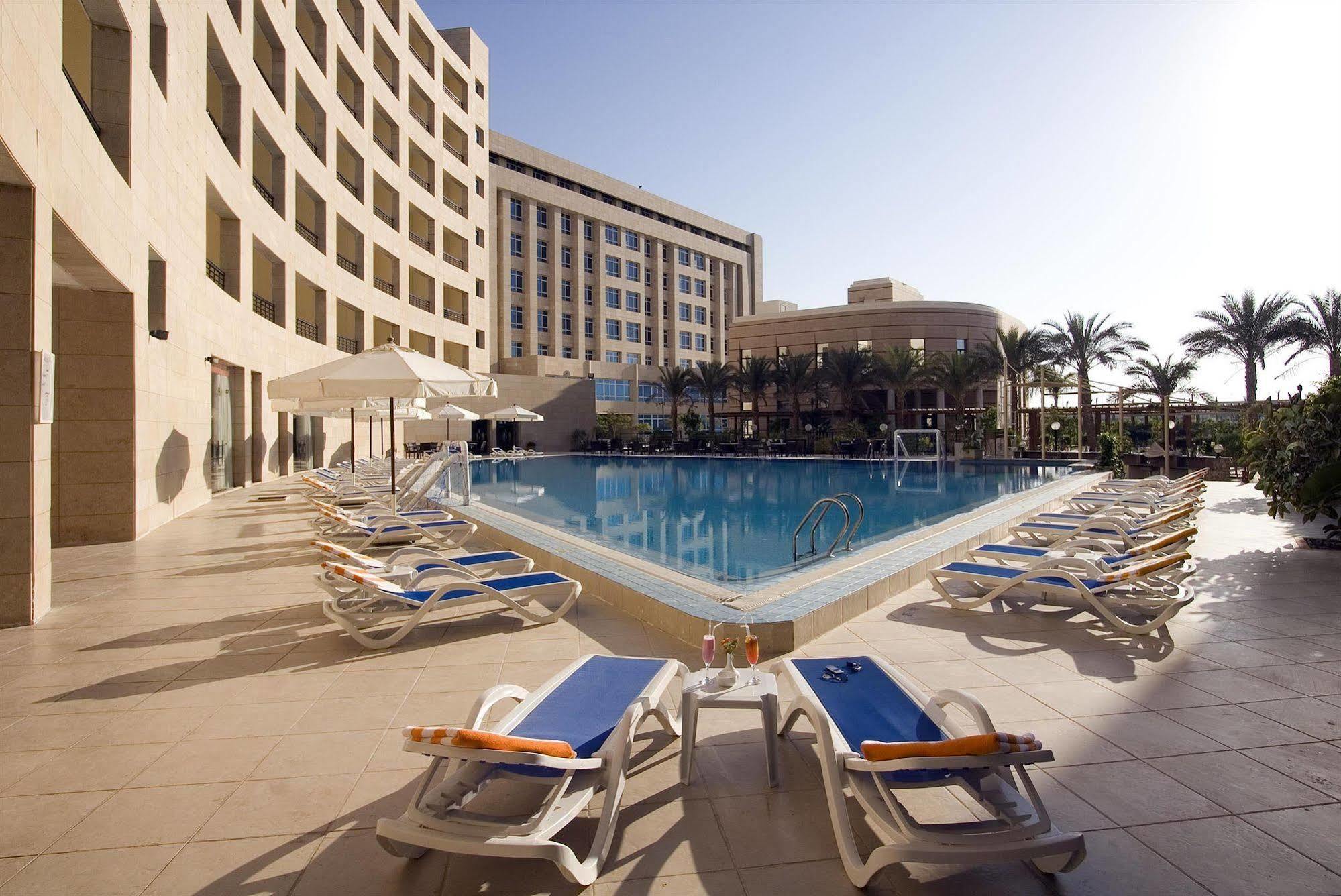 עיין סוחנה Swiss Inn Teda Hotel & Aqua Park מראה חיצוני תמונה